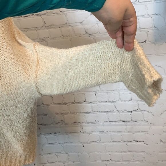 ASTR Tab Fuzzy cable knit Sweater Size XS - Picture 4 of 8